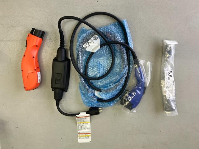 シーポッド Ｇ　プリクラッシュセーフティ　クリアランスソナー　パーキングサポートブレーキ　プッシュスタート　スマートキー　シートヒーター　１５００Ｗコンセント　電動格納ミラー　１００Ｖ／２００Ｖ充電ケーブル（37枚目）