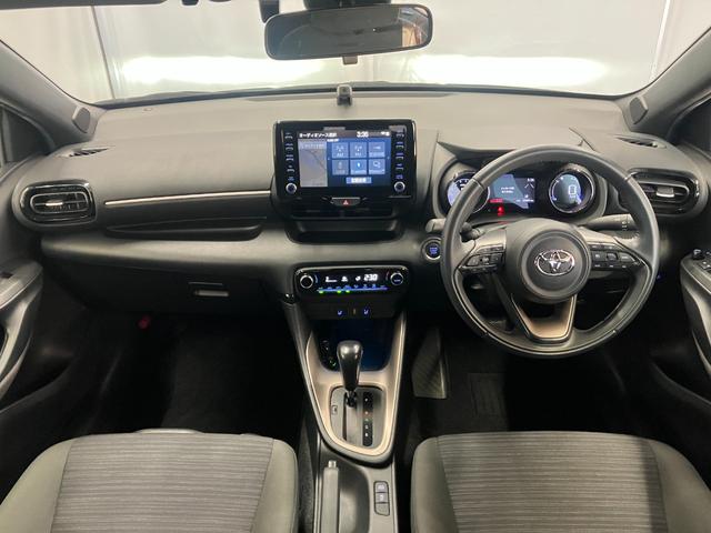 ヤリス Ｚ　トヨタセーフティセンス　純正ディスプレイオーディオナビ　バックモニター　レーダークルーズコントロール　シートヒーター　ＬＥＤヘッドライト　純正ドライブレコーダー　プッシュスタート　スマートキー（3枚目）