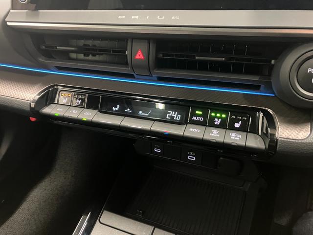 プリウス Ｚ　プラグインハイブリッド　ＴＳＳ　全方位モニター　ブラインドスポットモニター　アドバンストパーク　ステアリングヒーター　シートエアコン　１５００Ｗコンセント　パワーバックドア　ＥＴＣ２．０（22枚目）