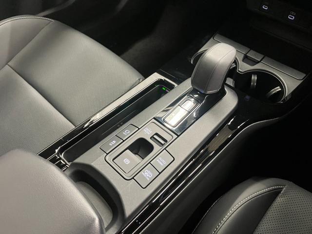 プリウス Ｚ　プラグインハイブリッド　ＴＳＳ　全方位モニター　ブラインドスポットモニター　アドバンストパーク　ステアリングヒーター　シートエアコン　１５００Ｗコンセント　パワーバックドア　ＥＴＣ２．０（23枚目）