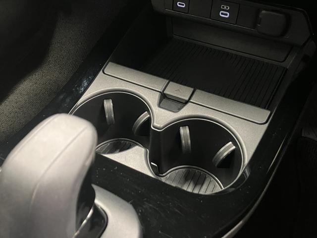 プリウス Ｚ　プラグインハイブリッド　ＴＳＳ　全方位モニター　ブラインドスポットモニター　アドバンストパーク　ステアリングヒーター　シートエアコン　１５００Ｗコンセント　パワーバックドア　ＥＴＣ２．０（24枚目）