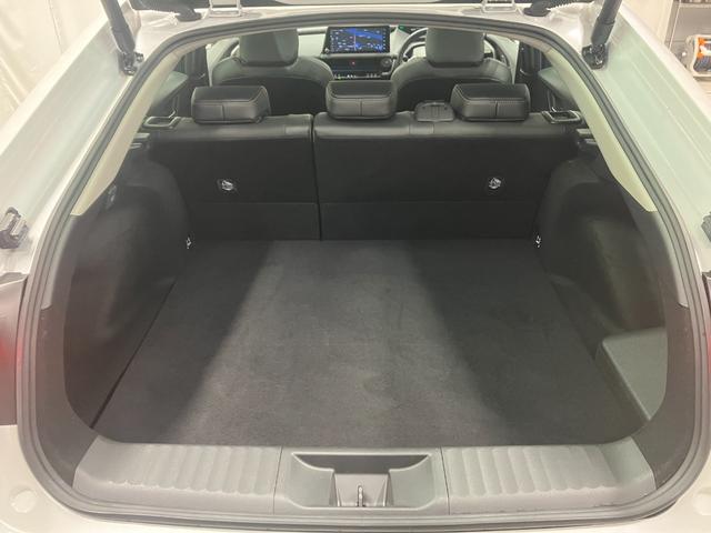 プリウス Ｚ　プラグインハイブリッド　ＴＳＳ　全方位モニター　ブラインドスポットモニター　アドバンストパーク　ステアリングヒーター　シートエアコン　１５００Ｗコンセント　パワーバックドア　ＥＴＣ２．０（35枚目）