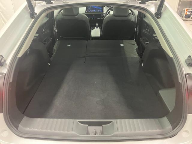 プリウス Ｚ　プラグインハイブリッド　ＴＳＳ　全方位モニター　ブラインドスポットモニター　アドバンストパーク　ステアリングヒーター　シートエアコン　１５００Ｗコンセント　パワーバックドア　ＥＴＣ２．０（36枚目）