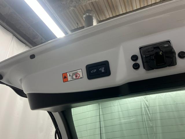 プリウス Ｚ　プラグインハイブリッド　ＴＳＳ　全方位モニター　ブラインドスポットモニター　アドバンストパーク　ステアリングヒーター　シートエアコン　１５００Ｗコンセント　パワーバックドア　ＥＴＣ２．０（38枚目）