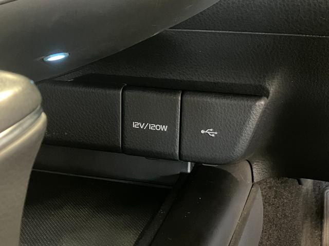 カムリ ＷＳ　ＧＲエアロ　ディスプレイオーディオ　バックモニター　ブラインドスポットモニター　トヨタセーフティセンス　シートヒーター　ＬＥＤヘッドライト　ＥＴＣ２．０　アイドリングストップ　純正アルミホイール（24枚目）