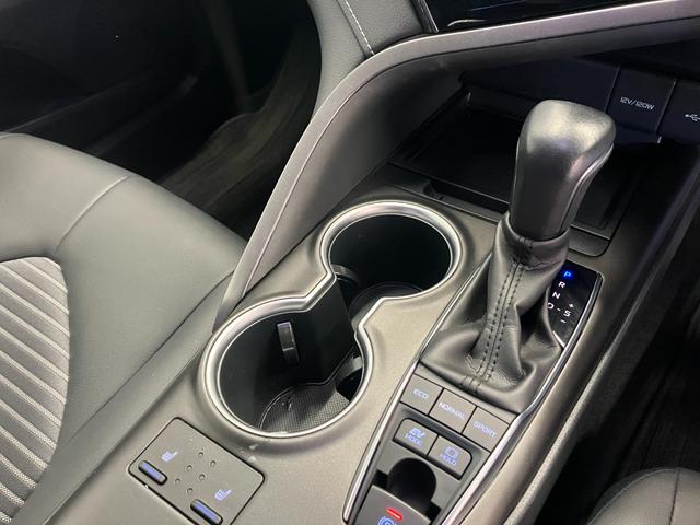 カムリ ＷＳ　ＧＲエアロ　ディスプレイオーディオ　バックモニター　ブラインドスポットモニター　トヨタセーフティセンス　シートヒーター　ＬＥＤヘッドライト　ＥＴＣ２．０　アイドリングストップ　純正アルミホイール（28枚目）