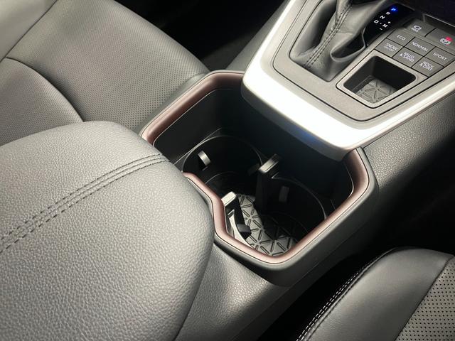 RAV4 G ヒョウ害 TSS 純正ディスプレイオーディオナビ パノラミックビューモニター ブラインドスポットモニター デジタルインナーミラー 寒冷地仕様 スペアタイヤ フルセグ シートヒーター/ベンチレータ 雹害(23枚目)