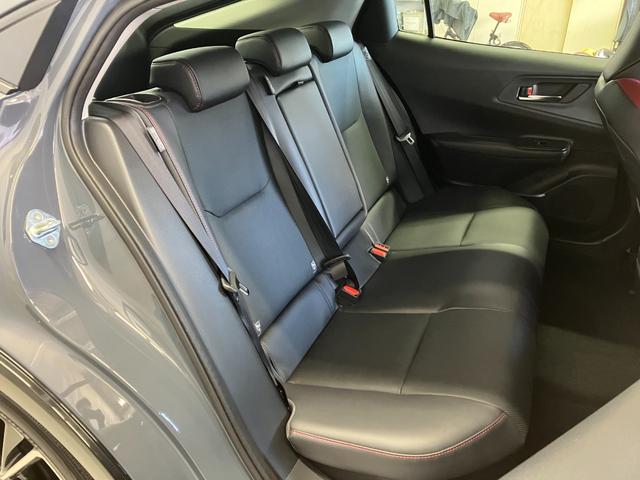 �㕔���Ȃ̃X�y�[�X����������m�ۂ��Ă���܂��B��l�̕������ɂ��\���ŁA�`���C���h�V�[�g�����Ă����q�l�̏��~������N���N�ł��B�����ԃh���C�u�����ɂ������ł��ˁB