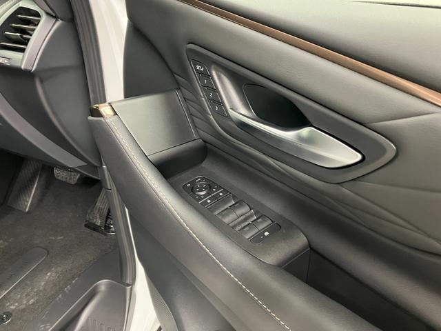 �������A�p���[�E�C���h�E�����Ă���܂��B�����^�b�`�ő��̊J���\�ł��I