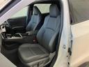 シートエアコン付です。シートを暖めたり冷やしたりできる、快適装備の一つ。　暑い夏もシートが冷える冬も快適にドライブが楽しめそうですね。