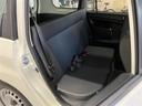 後部座席のスペースもしっかり確保しております。大人の方が乗るにも十分で、チャイルドシートをつけてもお子様の乗り降りもラクラクです。長時間ドライブも疲れにくそうですね。