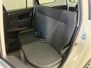 後部座席のスペースもしっかり確保しております。大人の方が乗るにも十分で、チャイルドシートをつけてもお子様の乗り降りもラクラクです。長時間ドライブも疲れにくそうですね。