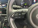 運転中、オーディオの操作をしてて、ハッとしたことはありませんか?ステアリングスイッチは、運転中でもハンドルでオーディオの操作が可能です。安全なドライブをサポートします。