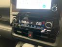 オートエアコンは温度を設定するだけで、自動で風量などを設定してくれます。運転しながら操作も必要ないので、安全性も向上します。