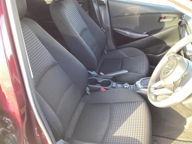 デミオ １３Ｓ　１３Ｓ　オートエアコン　シートヒーター　ＥＴＣ　マツダコネクトＳＤナビ　衝突被害軽減ブレーキ　バックカメラ（5枚目）