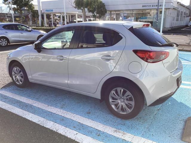 ＭＡＺＤＡ２ １５Ｓ　スマートエディション　１５Ｓ　スマートエディション　３６０°ビューモニター　マツダコネクトＳＤナビ　オートエアコン　衝突被害軽減ブレーキ　車線逸脱警報（3枚目）