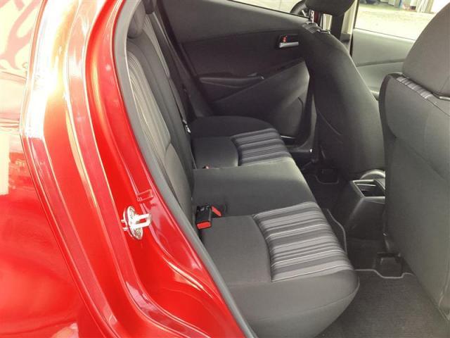 ���A�V�[�g�́A��l��l���������蒅�����邱�Ƃ��o���܂��B