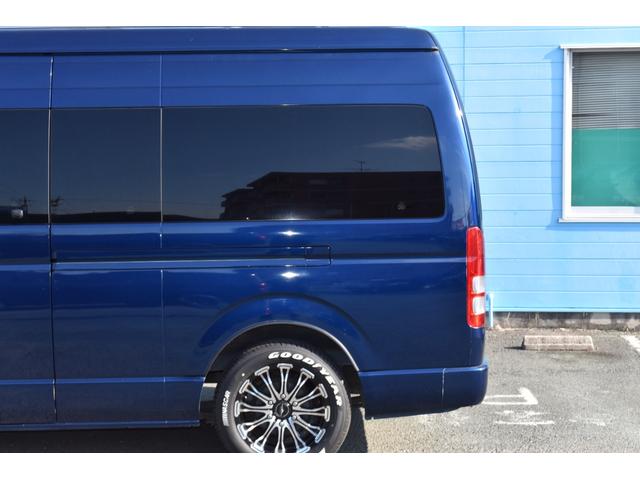 レジアスエースバン スーパーロングワイドＤＸ　ＧＬパック　３．０Ｌディーゼルターボ　リアクーラー・リアヒーター付き　純正ナビ（走行中ＴＶ視聴可！）　車検対応社外１７インチアルミホイール（ブラックダイアモンド）＆ホワイトレタータイヤのナスカープラス！（9枚目）