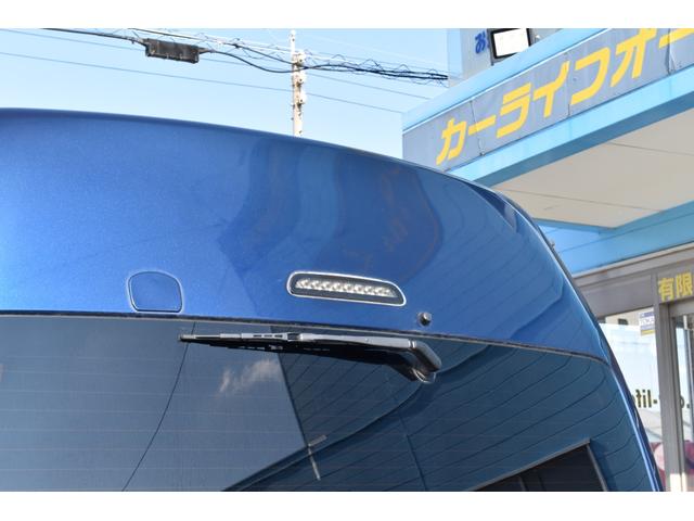 レジアスエースバン スーパーロングワイドＤＸ　ＧＬパック　３．０Ｌディーゼルターボ　リアクーラー・リアヒーター付き　純正ナビ（走行中ＴＶ視聴可！）　車検対応社外１７インチアルミホイール（ブラックダイアモンド）＆ホワイトレタータイヤのナスカープラス！（10枚目）