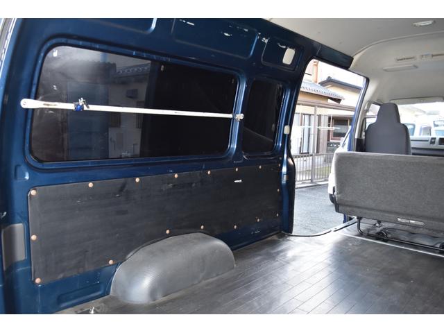 レジアスエースバン スーパーロングワイドＤＸ　ＧＬパック　３．０Ｌディーゼルターボ　リアクーラー・リアヒーター付き　純正ナビ（走行中ＴＶ視聴可！）　車検対応社外１７インチアルミホイール（ブラックダイアモンド）＆ホワイトレタータイヤのナスカープラス！（28枚目）