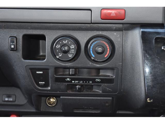 レジアスエースバン スーパーロングワイドＤＸ　ＧＬパック　３．０Ｌディーゼルターボ　リアクーラー・リアヒーター付き　純正ナビ（走行中ＴＶ視聴可！）　車検対応社外１７インチアルミホイール（ブラックダイアモンド）＆ホワイトレタータイヤのナスカープラス！（33枚目）