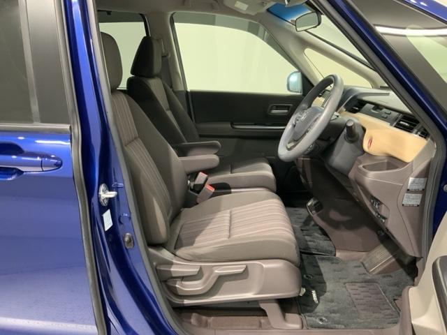 フリードハイブリッド ハイブリッド・Ｇホンダセンシング　最長５年保証　ワンオ－ナ－　ナビＶＸＭ－１９５ＶＦｉ　ＴＶ　Ｒカメラ　ＣＤ録音　ＤＶＤ　ＥＴＣ　ＬＥＤライト　両側電動ドア　ＶＳＡ　スマ－トキ－　スペアキー　盗難防止装置　整備記録簿　ドアバイザ－（17枚目）