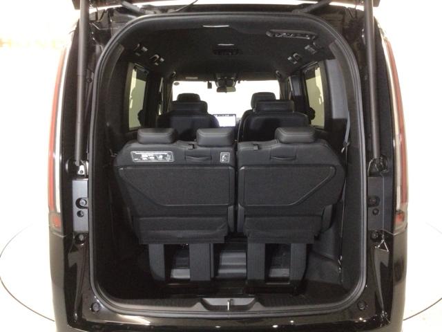 ステップワゴン ｅ：ＨＥＶスパーダ　Ｈ　ＳＥＮＳＩＮＧ　最長５年保証　ワンオーナー　ナビＬＸＭ－２３７ＶＦＬＩ　ＴＶ　Ｒカメラ　ＣＤ録音　ＢＴオーディオ　ＤＶＤ　ドラレコ　　ＥＴＣ　ＬＥＤライト　フォグライト　ＶＳＡ　シ－トヒ－タ－（29枚目）