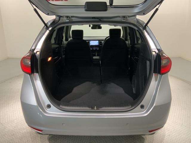 フィット ｅ：ＨＥＶホーム　Ｈ　ＳＥＮＳＩＮＧ　最長５年保証　ワンオーナー　ナビＶＸＵ－２０５ＦＴｉ　ＴＶ　Ｒカメラ　ＣＤ録音　ＢＴオ－ディオ　ＤＶＤ　ドラレコ　ＥＴＣ　ＬＥＤライト　ＶＳＡ　クルコン　スマ－トキ－　盗難防止装置（18枚目）