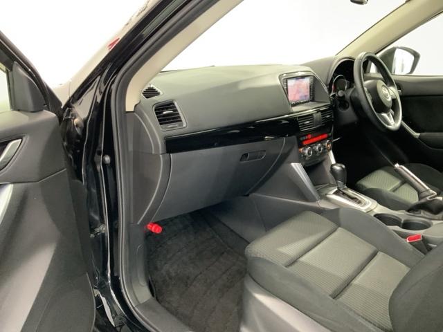 ＣＸ－５ ＸＤ　１年保証　ナビ　ＴＶ　Ｒカメラ　ＢＴオ－ディオ　ＤＶＤ　衝突軽減Ｂ　ＨＩＤ　横滑り防止　クルコン　アルミ　スマ－トキ－　スペアキ－　盗難防止装置　整備記録簿　ドアバイザ－　Ｗエアバッグ　ＡＡＣ　ＡＢＳ（26枚目）