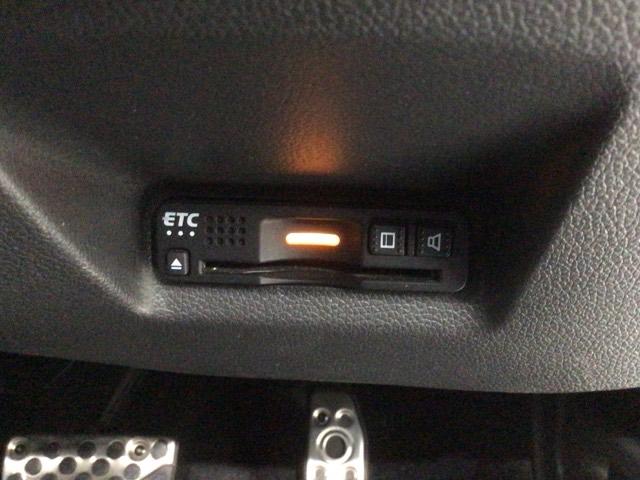 シャトル ハイブリッドＺホンダセンシング　１年保証　ワンオーナー　ナビＶＸＭ－１８５ＶＦＥｉ　ＴＶ　Ｒカメラ　ＣＤ録音　ＢＴオ－ディオ　ＤＶＤ　ＥＴＣ　ＬＥＤライト　ＶＳＡ　シ－トヒ－タ－　クルコン　アルミ　スマ－トキ－　スペアキ－　ＡＡＣ（12枚目）