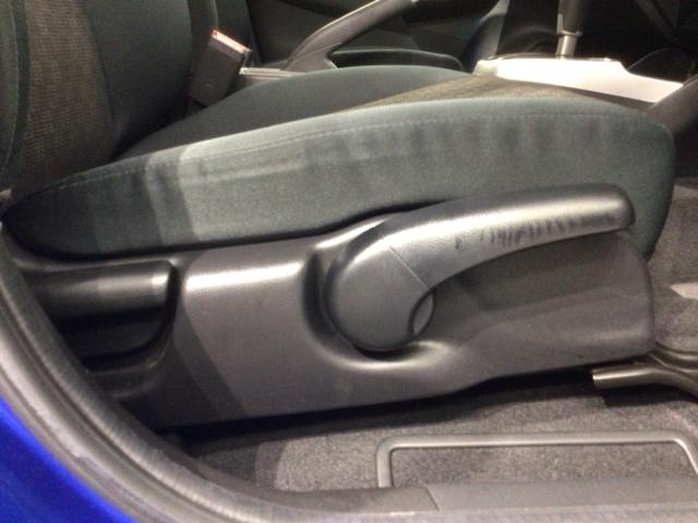 フィット １３Ｇ・Ｆパッケージ　１年保証　ナビＶＸＭ－１７４ＶＦｉ　ＴＶ　Ｒカメラ　ＤＶＤ　ＥＴＣ　ＶＳＡ　スマ－トキ－　スペアキ－　盗難防止装置　整備記録簿　Ｗエアバッグ　ＡＡＣ　イモビ　記録簿有り　助手席エアバッグ　エアバック（14枚目）