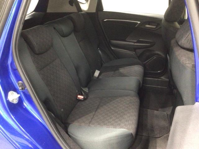 フィット １３Ｇ・Ｆパッケージ　１年保証　ナビＶＸＭ－１７４ＶＦｉ　ＴＶ　Ｒカメラ　ＤＶＤ　ＥＴＣ　ＶＳＡ　スマ－トキ－　スペアキ－　盗難防止装置　整備記録簿　Ｗエアバッグ　ＡＡＣ　イモビ　記録簿有り　助手席エアバッグ　エアバック（18枚目）