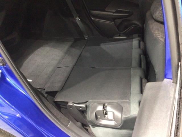 フィット １３Ｇ・Ｆパッケージ　１年保証　ナビＶＸＭ－１７４ＶＦｉ　ＴＶ　Ｒカメラ　ＤＶＤ　ＥＴＣ　ＶＳＡ　スマ－トキ－　スペアキ－　盗難防止装置　整備記録簿　Ｗエアバッグ　ＡＡＣ　イモビ　記録簿有り　助手席エアバッグ　エアバック（34枚目）