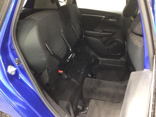 フィット １３Ｇ・Ｆパッケージ　１年保証　ナビＶＸＭ－１７４ＶＦｉ　ＴＶ　Ｒカメラ　ＤＶＤ　ＥＴＣ　ＶＳＡ　スマ－トキ－　スペアキ－　盗難防止装置　整備記録簿　Ｗエアバッグ　ＡＡＣ　イモビ　記録簿有り　助手席エアバッグ　エアバック（37枚目）