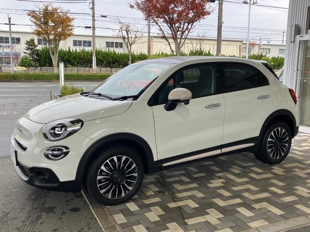 ５００Ｘ ブレッザ　１００台限定車　電動開閉式ベージュソフトトップ　純正ディスプレーオーディオ　バックカメラ　ＥＴＣ（7枚目）