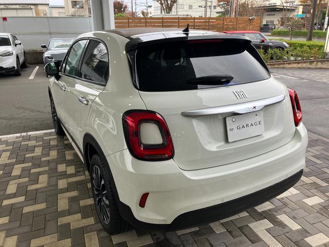 ５００Ｘ ブレッザ　１００台限定車　電動開閉式ベージュソフトトップ　純正ディスプレーオーディオ　バックカメラ　ＥＴＣ（9枚目）