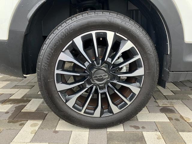 ５００Ｘ ブレッザ　１００台限定車　電動開閉式ベージュソフトトップ　純正ディスプレーオーディオ　バックカメラ　ＥＴＣ（11枚目）