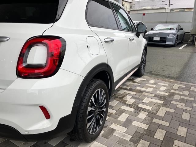 ５００Ｘ ブレッザ　１００台限定車　電動開閉式ベージュソフトトップ　純正ディスプレーオーディオ　バックカメラ　ＥＴＣ（13枚目）