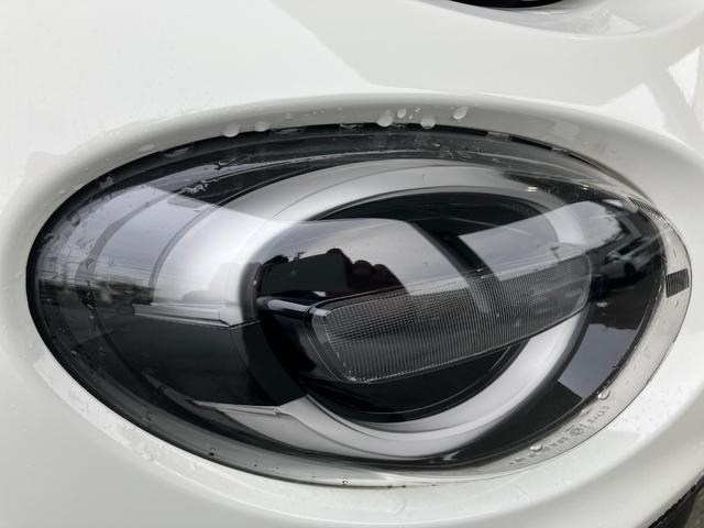 ５００Ｘ ブレッザ　１００台限定車　電動開閉式ベージュソフトトップ　純正ディスプレーオーディオ　バックカメラ　ＥＴＣ（15枚目）