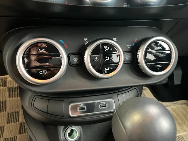 ５００Ｘ ブレッザ　１００台限定車　電動開閉式ベージュソフトトップ　純正ディスプレーオーディオ　バックカメラ　ＥＴＣ（19枚目）