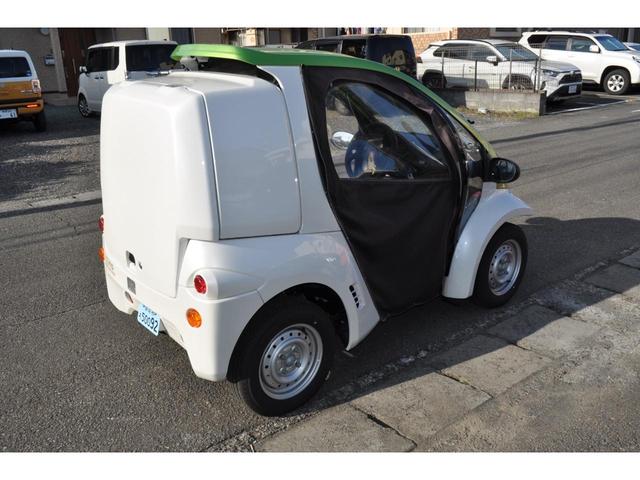 　コムス　Ｂ・ＣＯＭ　　電気自動車　ミニカー　家庭用１００Ｖ充電　充電ケーブル（５ｍ）　キャンバスドア（サイドバイザー付）　アクセサリーソケット　フロアマット　キー付デリバリーボックスＢＯＸ(3枚目)