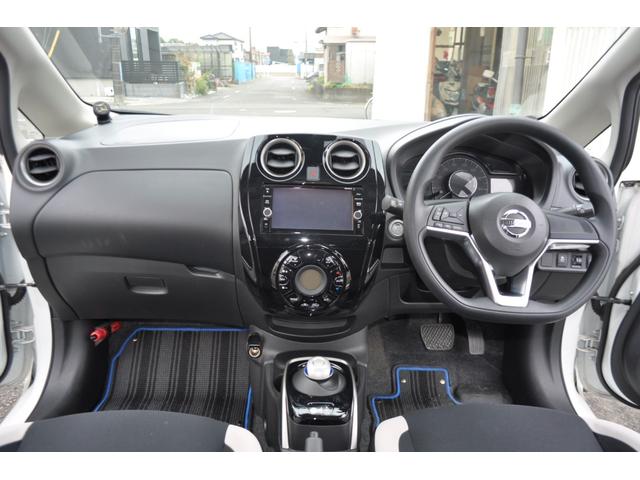 ノート ｅ－パワー　Ｘ　バックモニター　ＥＴＣ　スマートキー　ドライブレコーダー　純正ナビ　地デジ　禁煙車　記録簿　アラウンドビューモニター　ルームミラー　ヒーター付ドアミラー　アルミホイール（3枚目）