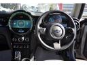 MINI クーパーD クラシック・トリム 純正ナビ バックガイドモニター スマートキー 特別色 禁煙車 記録簿 オートライト Bluetooth接続 ワンオーナー 走行38000キロ 中古車画像_4