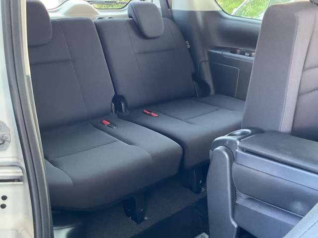 セレナ ２．０　Ｘ　ドライブレコーダー　左オートスライド　３６０度カメラ　ワンオ－ナ－車　インテリジェントキー　サイドカメラ　Ａストップ　パークアシスト　ＥＴＣ　ドラレコ　レーンキープ　記録簿　キーレス　メモナビ　ワンセグテレビ　ナビＴＶ（8枚目）