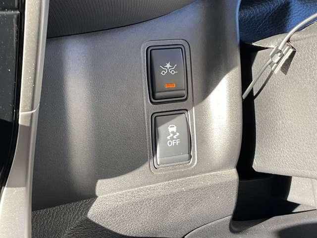 セレナ ２．０　Ｘ　ドライブレコーダー　左オートスライド　３６０度カメラ　ワンオ－ナ－車　インテリジェントキー　サイドカメラ　Ａストップ　パークアシスト　ＥＴＣ　ドラレコ　レーンキープ　記録簿　キーレス　メモナビ　ワンセグテレビ　ナビＴＶ（16枚目）