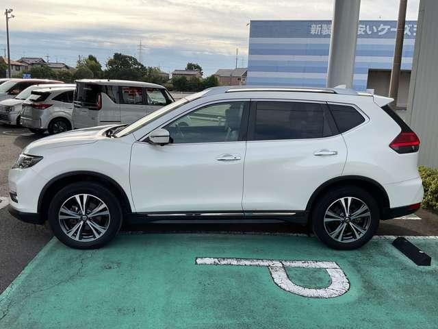 エクストレイル 2.0 20X 2列車 4WD アラウンドモニター 誤発信抑制機能 アダプティブクルーズ 車線逸脱防止 フルタイム4WD バックモニター オートエアコン ナビ&TV スマ-トキ- アルミ ワンオーナー車 ETC付 PS メモリーナビゲーション ドラレコ(5枚目)