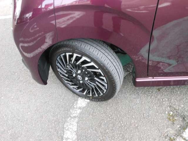 デイズ ６６０　ハイウェイスターＧターボ　アーバンクロム　プロパイロット　エディション　踏み間違い防止　３６０°カメラ　レーンキープアシスト　アルミホイール　ドラレコ　オートエアコン　メモリーナビ（19枚目）