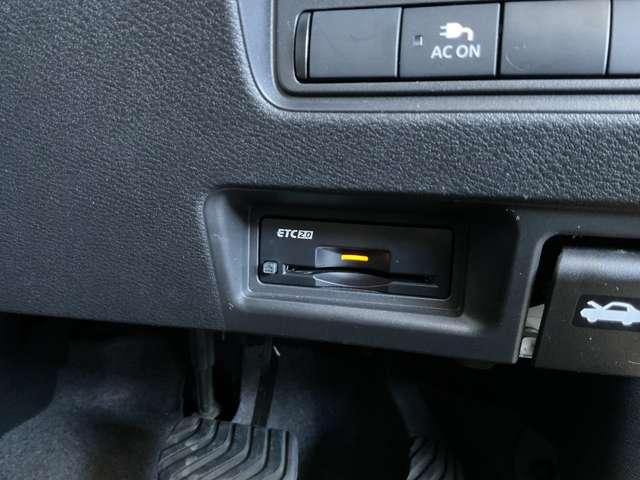 セレナ 1.4 e-POWER ルキシオン ドライブレコーダー インテリジェントエマージェンシーブレーキ アラウンドビュー LEDヘッドランプ ドライブレコーダー LDP ワンオーナー バックモニター アイドリングストップ ETC アルミホイール オートエアコン(14枚目)