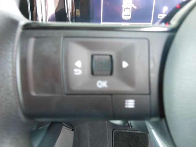 ノート Ｓ　ドライブレコーダー　軽減ブレーキ　ワンオーナー　バックカメラ　メモリーナビ　ドライブレコーダー　整備点検記録簿　オートエアコン　パワーウインドウ　ナビ　エアバッグ　ＡＢＳ　パワーステアリング　助手席エアバッグ（8枚目）