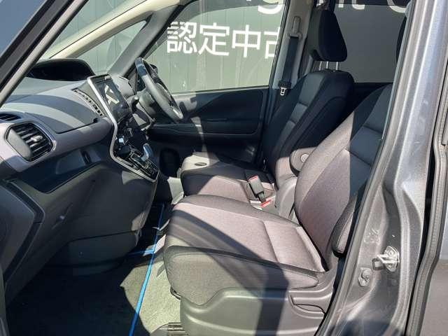 セレナ １．２　ｅ－ＰＯＷＥＲ　ハイウェイスター　Ｖ　プロパイロット　ドライブレコーダー　アラ　３６０°カメラ　エマジェンシーブレーキ　１オナ　スマキー　バックカメラ　ＬＥＤ　レーンアシスト　点検記録簿付　ＥＴＣ　ドラレコ　Ａストップ　サイドカーテンエアバック　フルオートエアコン　アルミホイール（9枚目）